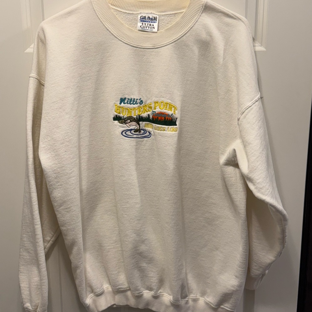 Nitti’s Hunters Point Resort Mille Lacs vintage sweatshirt